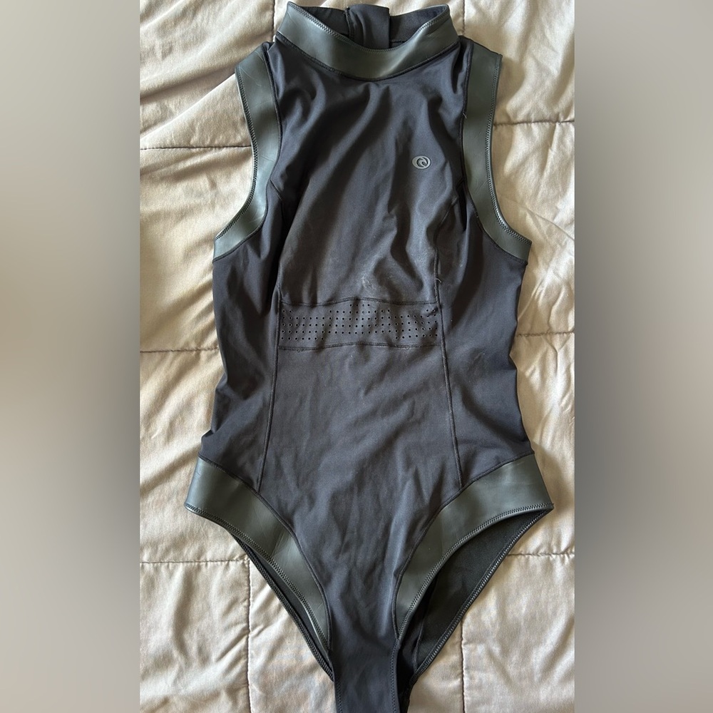 Rip curl surf suit